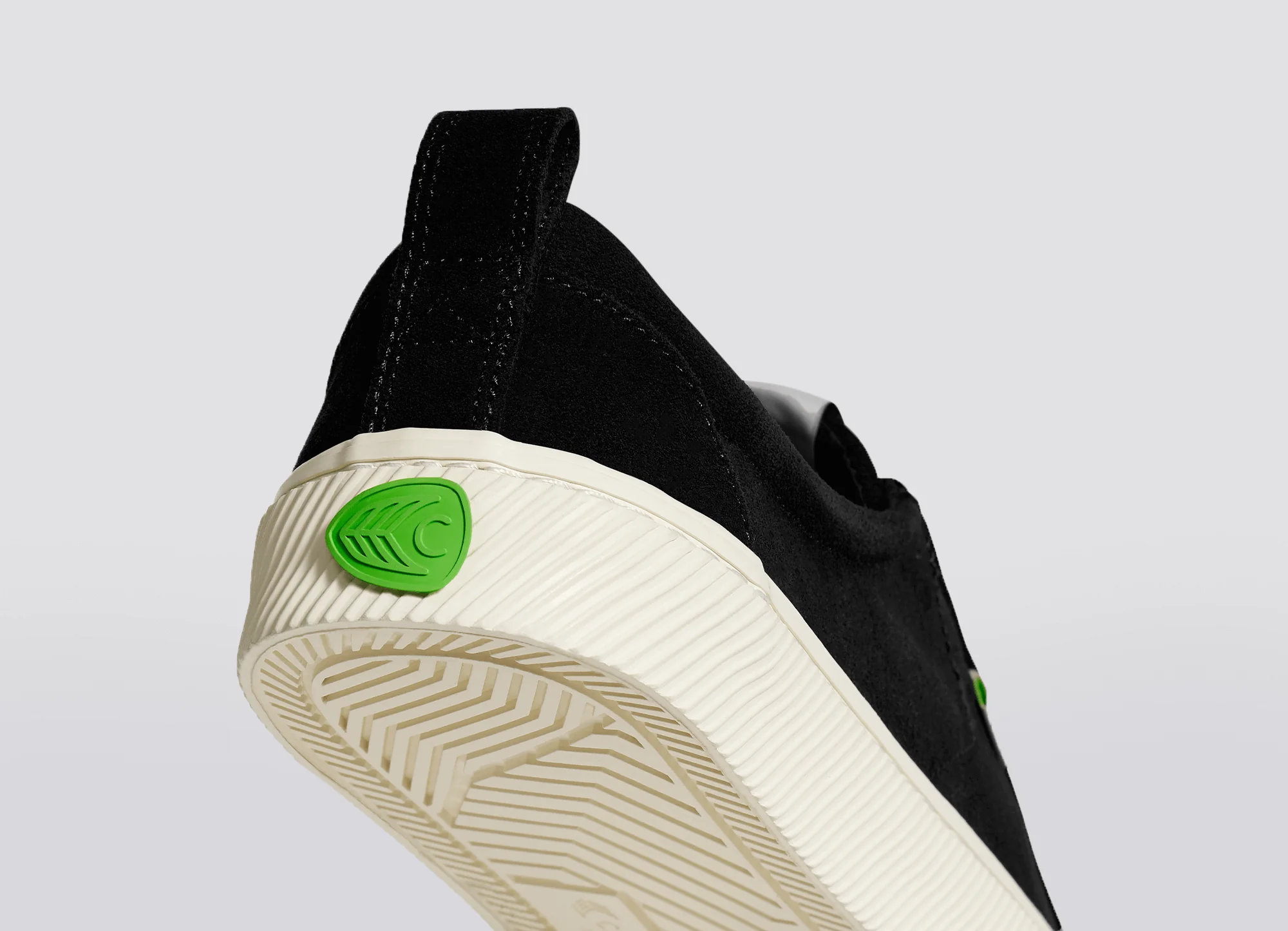 OCA Low Baskets en daim noir - Image 8